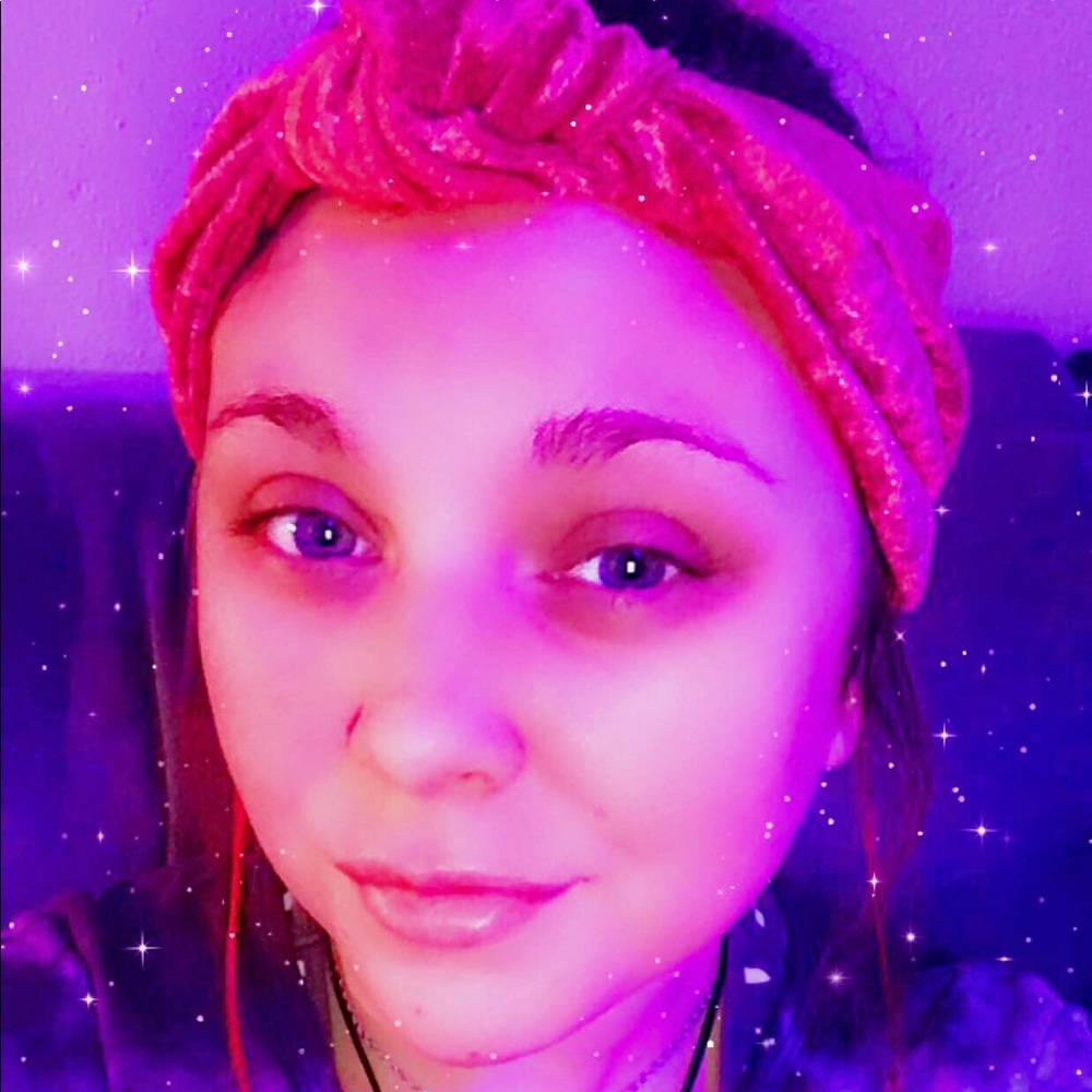 Meet your Posher, Ashley